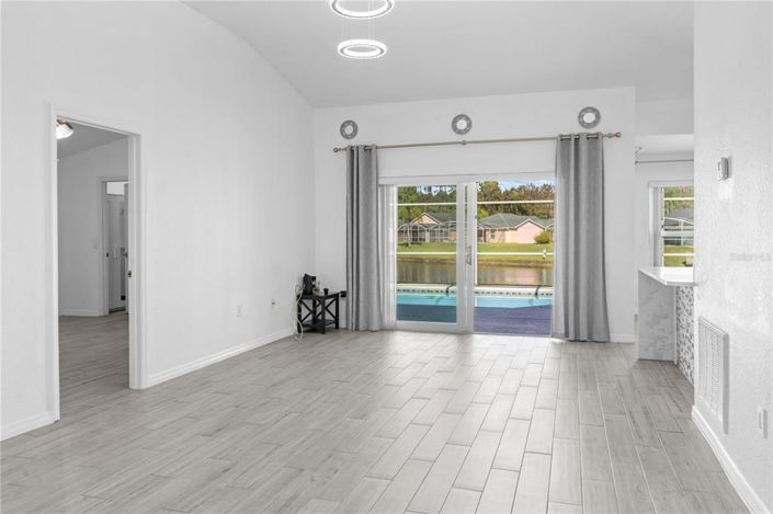 Image No.7-Propriété de 3 chambres à vendre à Davenport