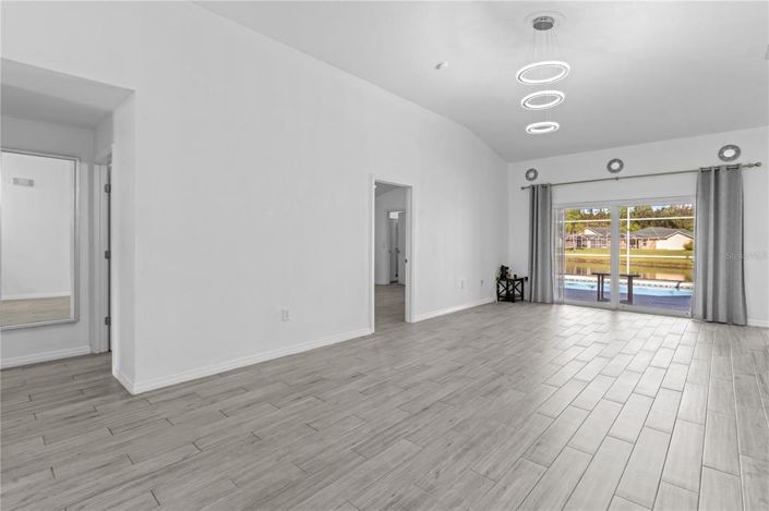 Image No.8-Propriété de 3 chambres à vendre à Davenport