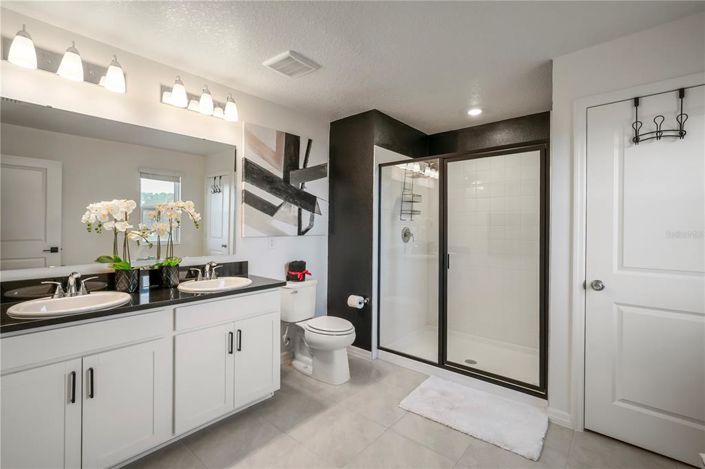 Image No.25-5 Bed Property for sale