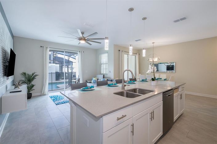 Image No.14-4 Bed Townhouse for sale