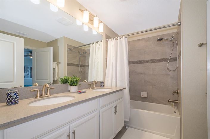 Image No.17-4 Bed Townhouse for sale