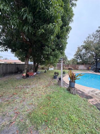 Image No.28-5 Bed Property for sale