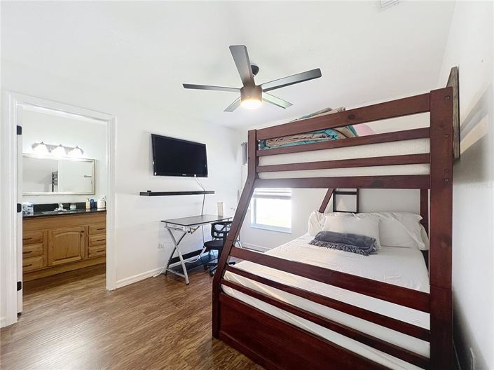 Image No.15-4 Bed Property for sale