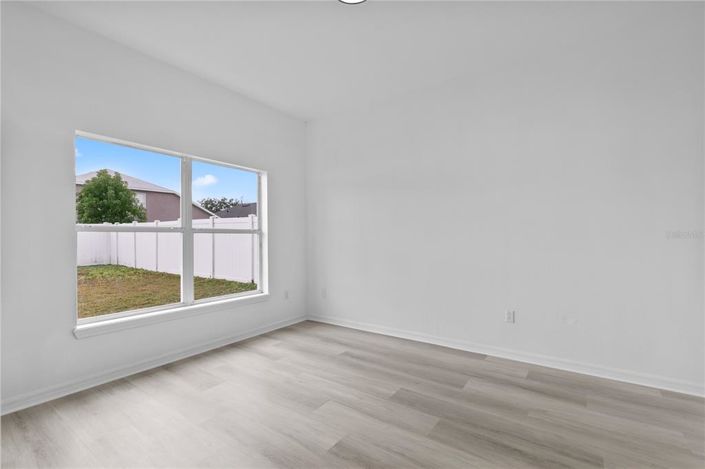 Image No.23-4 Bed Property for sale