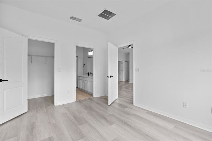 Image No.24-4 Bed Property for sale