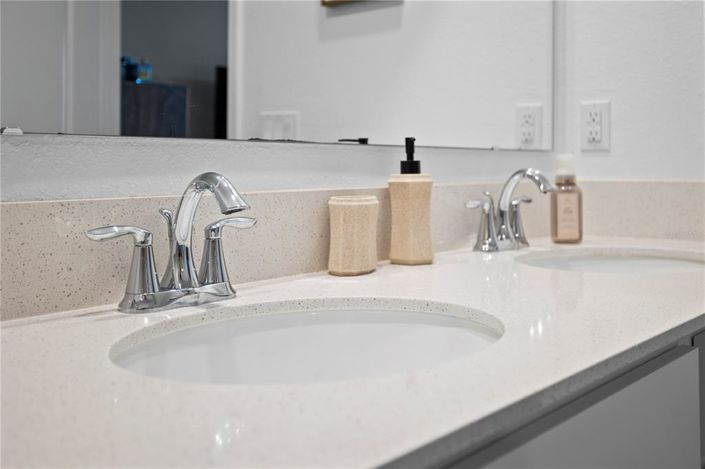 Image No.20-3 Bed Property for sale