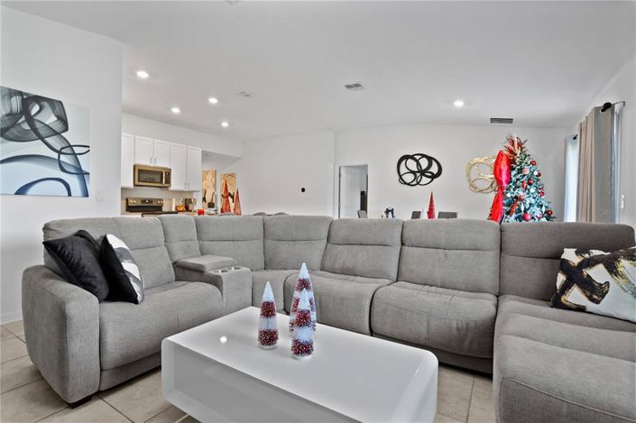 Image No.9-3 Bed Property for sale