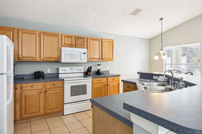 Image No.12-4 Bed Property for sale