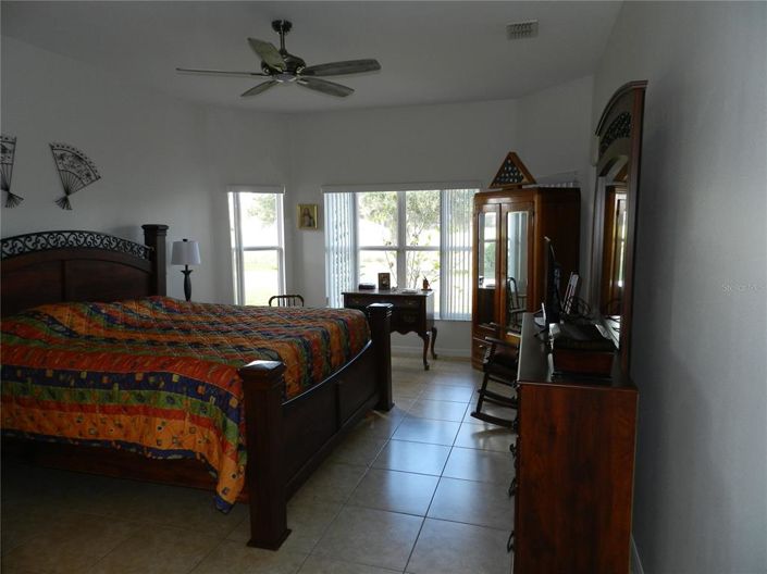 Image No.41-4 Bed Property for sale