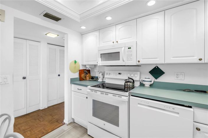 Image No.27-2 Bed Property for sale