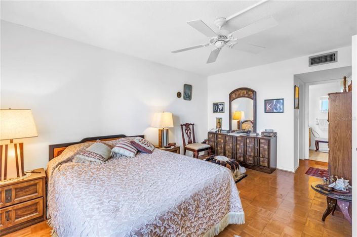 Image No.36-2 Bed Property for sale