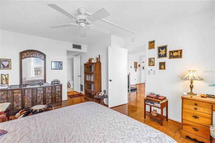 Image No.37-2 Bed Property for sale