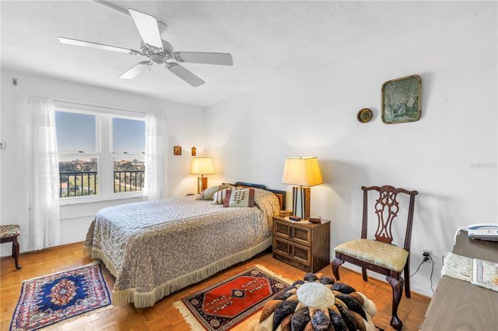 Image No.38-2 Bed Property for sale