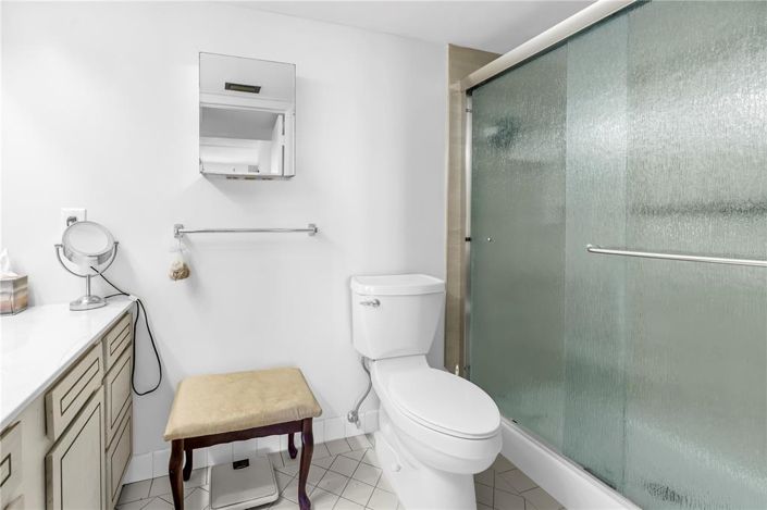 Image No.40-2 Bed Property for sale