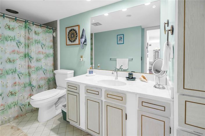 Image No.44-2 Bed Property for sale