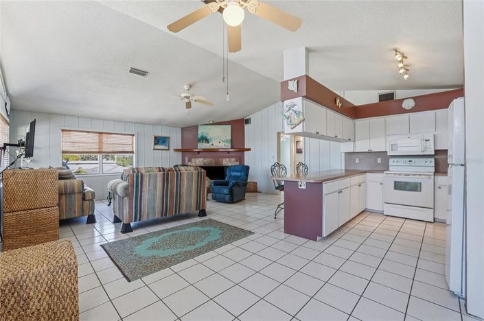 Image No.12-2 Bed Property for sale