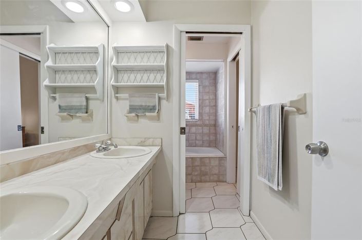 Image No.18-2 Bed Property for sale