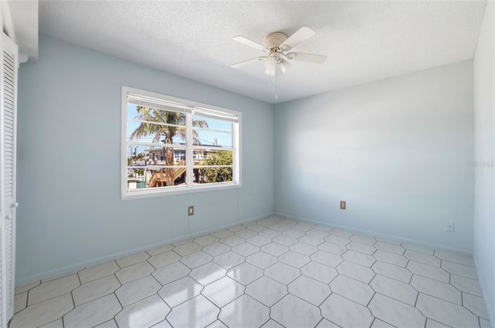 Image No.20-2 Bed Property for sale