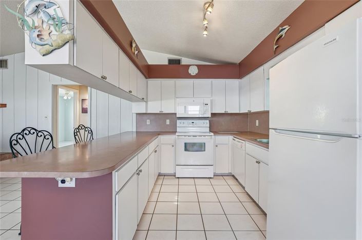 Image No.34-2 Bed Property for sale