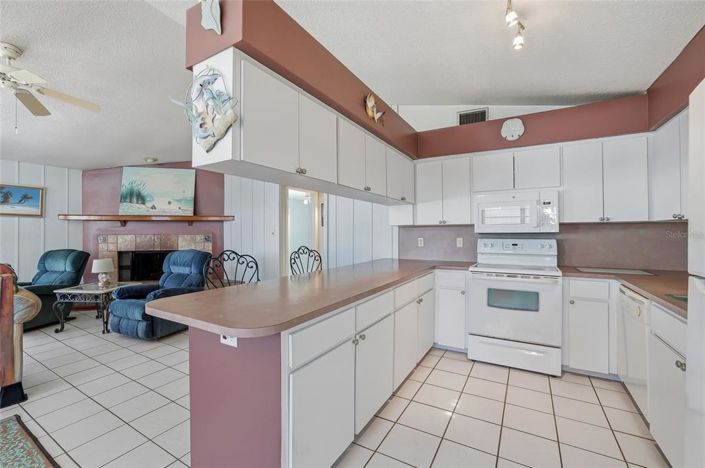 Image No.35-2 Bed Property for sale