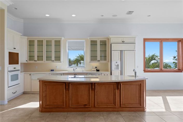 Image No.11-5 Bed Property for sale