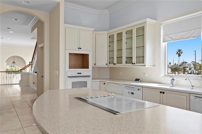 Image No.12-5 Bed Property for sale