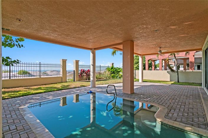 Image No.2-5 Bed Property for sale