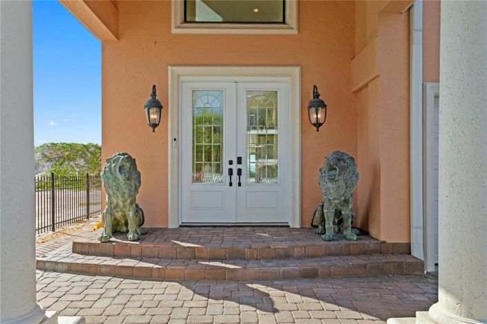 Image No.6-5 Bed Property for sale