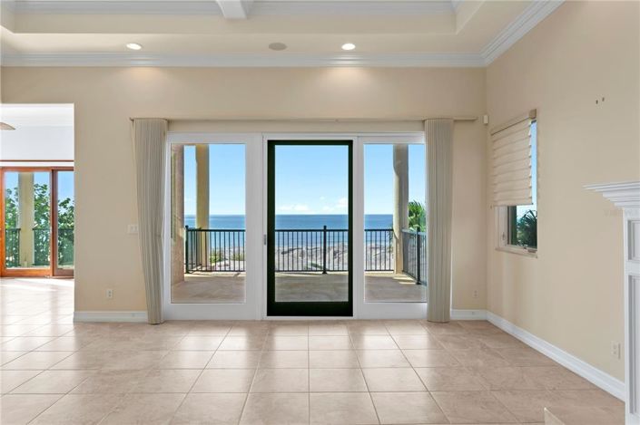 Image No.8-5 Bed Property for sale