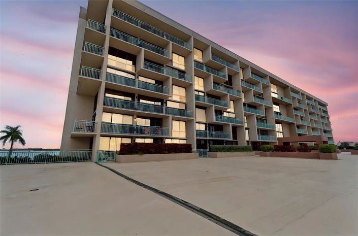 Image No.2-2 Bed Property for sale