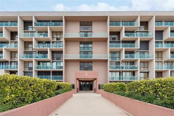 Image No.38-2 Bed Property for sale