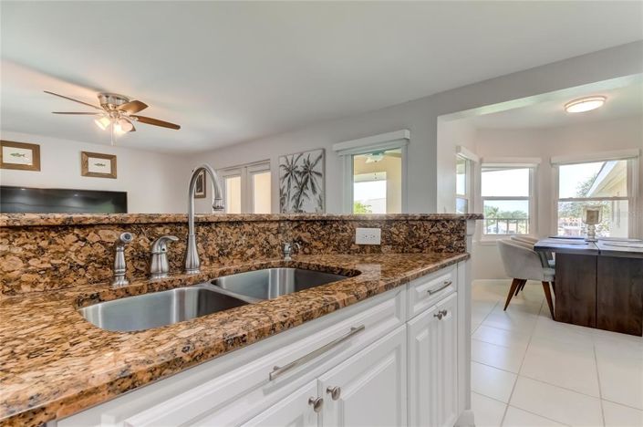 Image No.15-2 Bed Property for sale