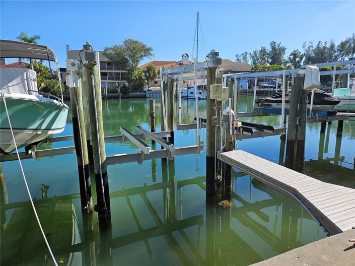 Image No.30-2 Bed Property for sale