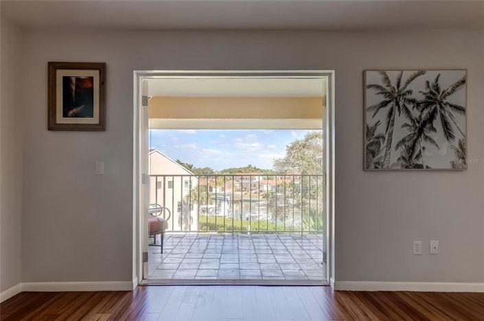 Image No.8-2 Bed Property for sale