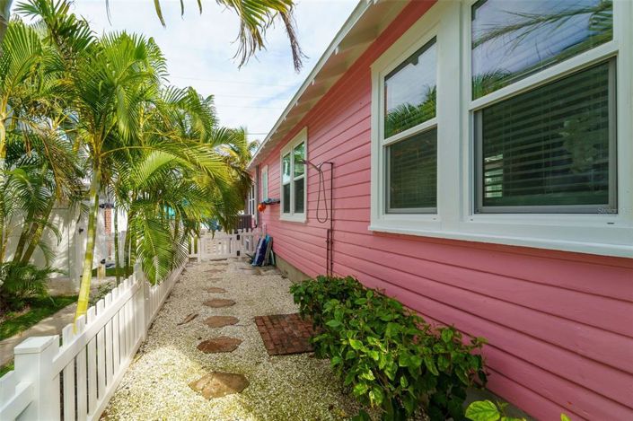 Image No.13-1 Bed Property for sale