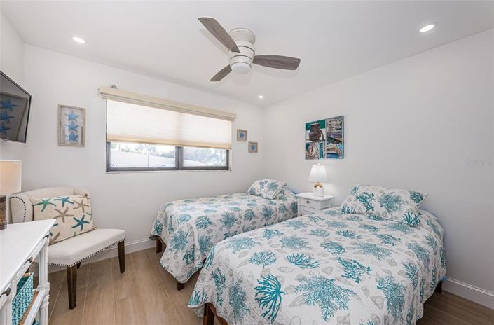 Image No.28-2 Bed Property for sale