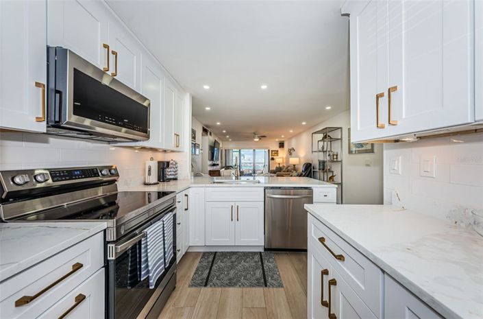 Image No.9-2 Bed Property for sale