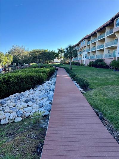 Image No.26-3 Bed Property for sale