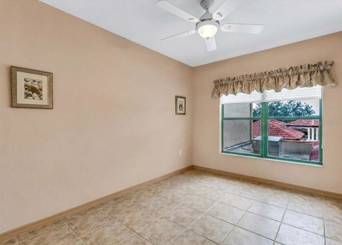 Image No.37-3 Bed Property for sale