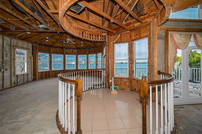 Image No.15-Propriété de 4 chambres à vendre à St. Petersburg