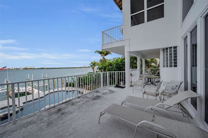 Image No.16-Propriété de 4 chambres à vendre à St. Petersburg