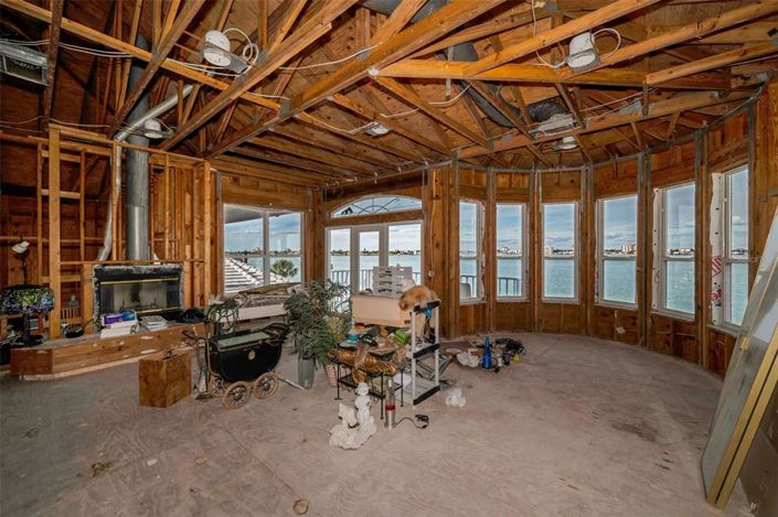 Image No.23-Propriété de 4 chambres à vendre à St. Petersburg