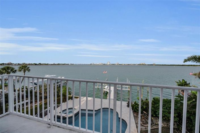 Image No.24-Propriété de 4 chambres à vendre à St. Petersburg