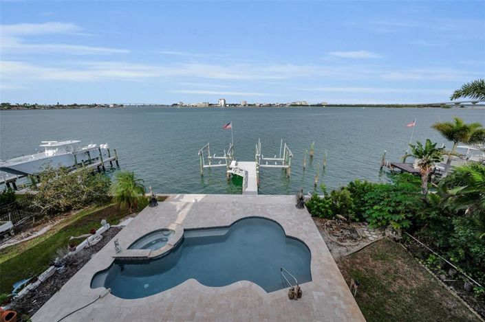 Image No.25-Propriété de 4 chambres à vendre à St. Petersburg