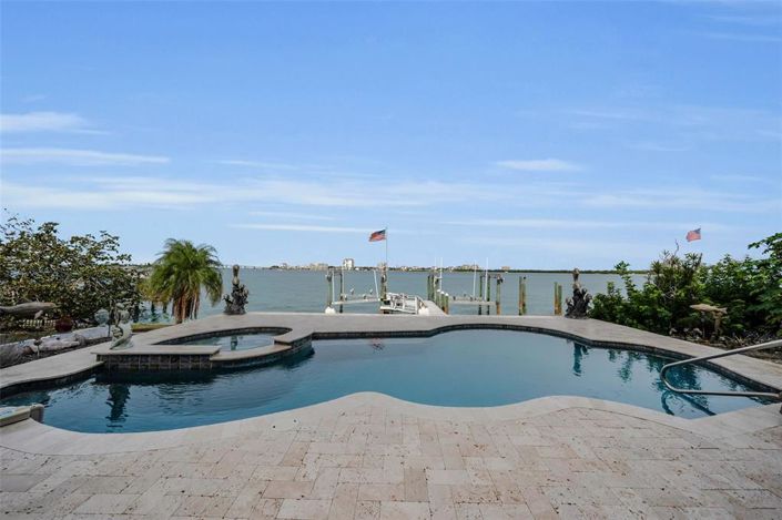 Image No.31-Propriété de 4 chambres à vendre à St. Petersburg