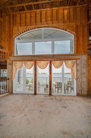 Image No.8-Propriété de 4 chambres à vendre à St. Petersburg