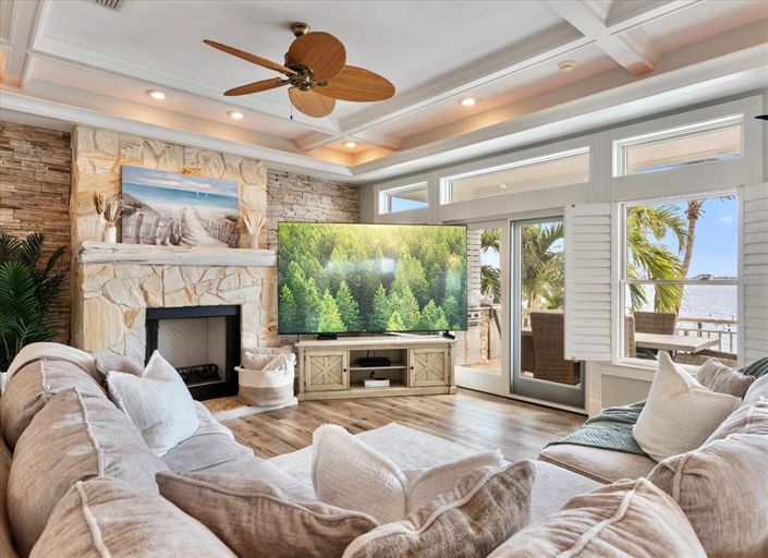 Image No.12-4 Bed Property for sale