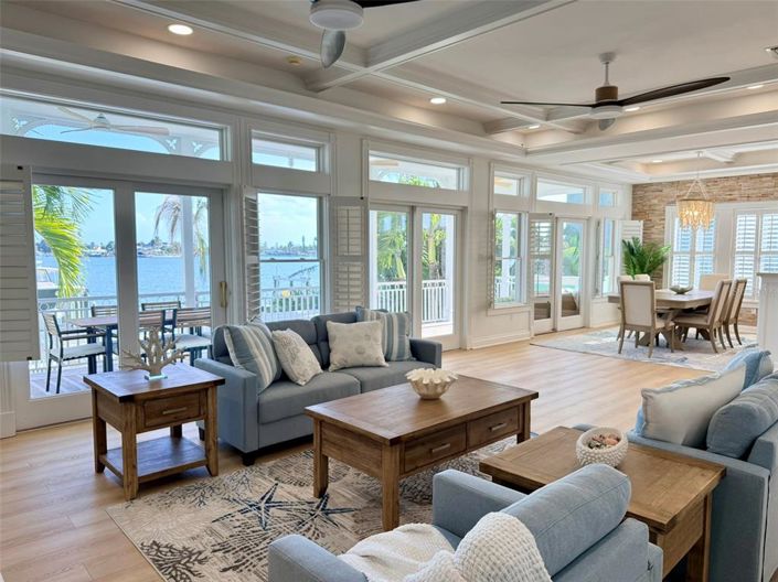 Image No.12-4 Bed Property for sale