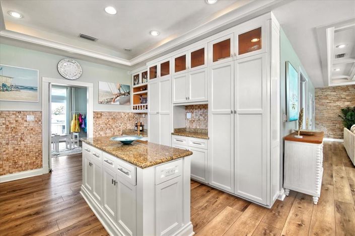 Image No.20-4 Bed Property for sale