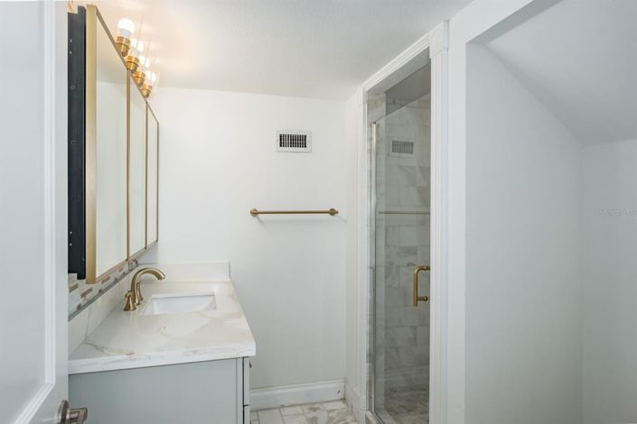 Image No.39-4 Bed Property for sale